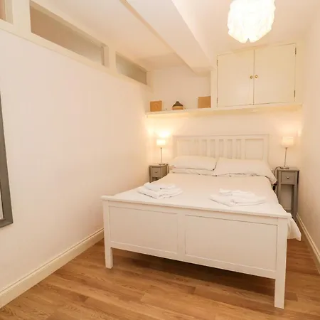 West Cliff * Уитби