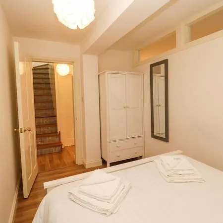 West Cliff * Уитби