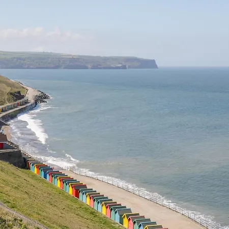 West Cliff Уитби